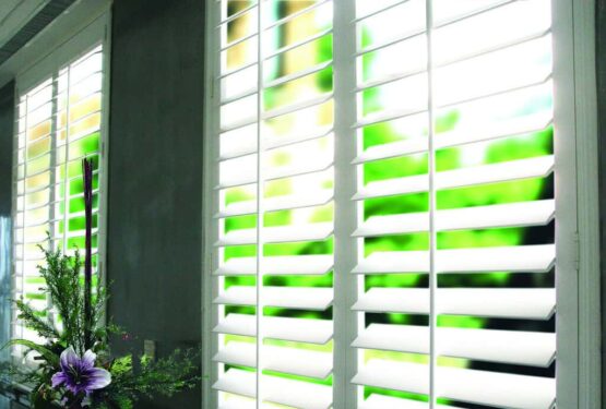 WHITE SHUTTER 3